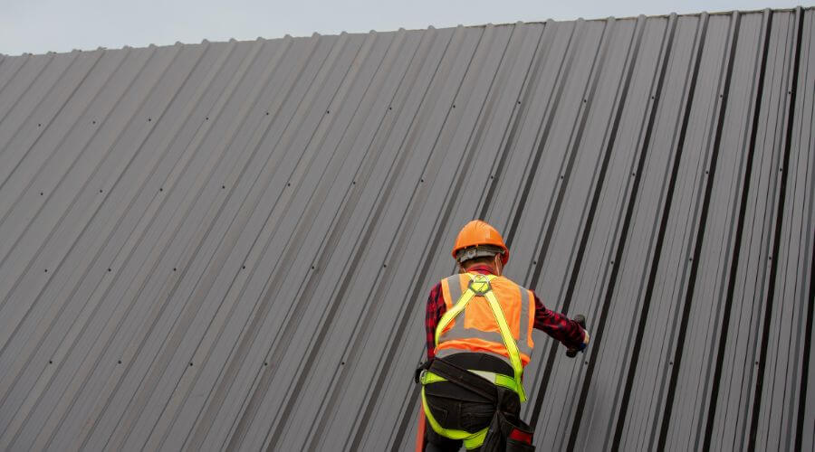 Professional gutter cleaning in Morriston, FL